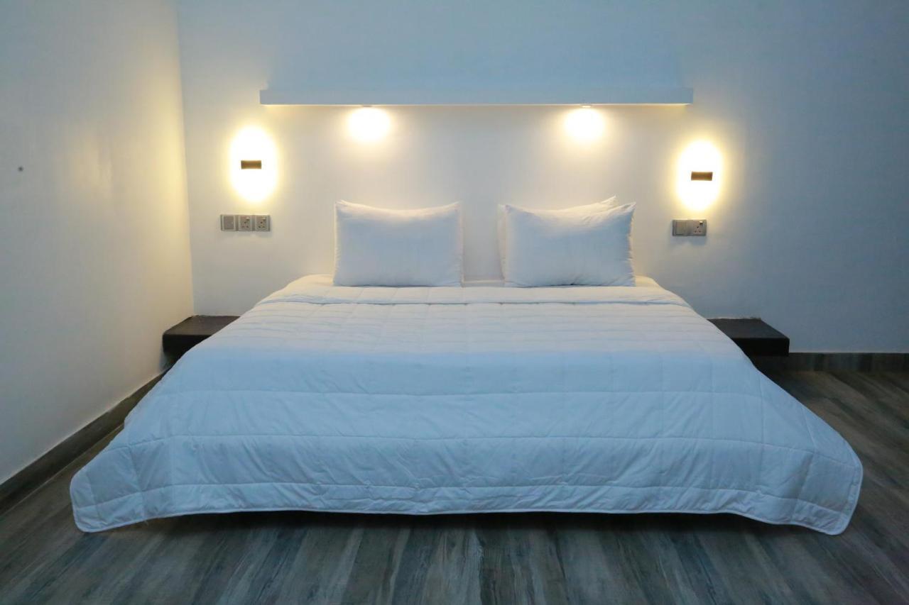 Midigama Holiday Inn Екстер'єр фото