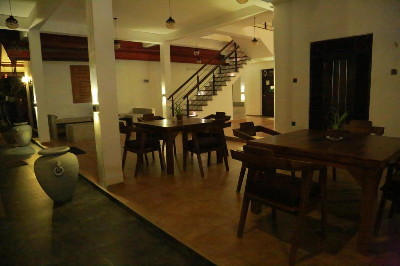 Midigama Holiday Inn Екстер'єр фото