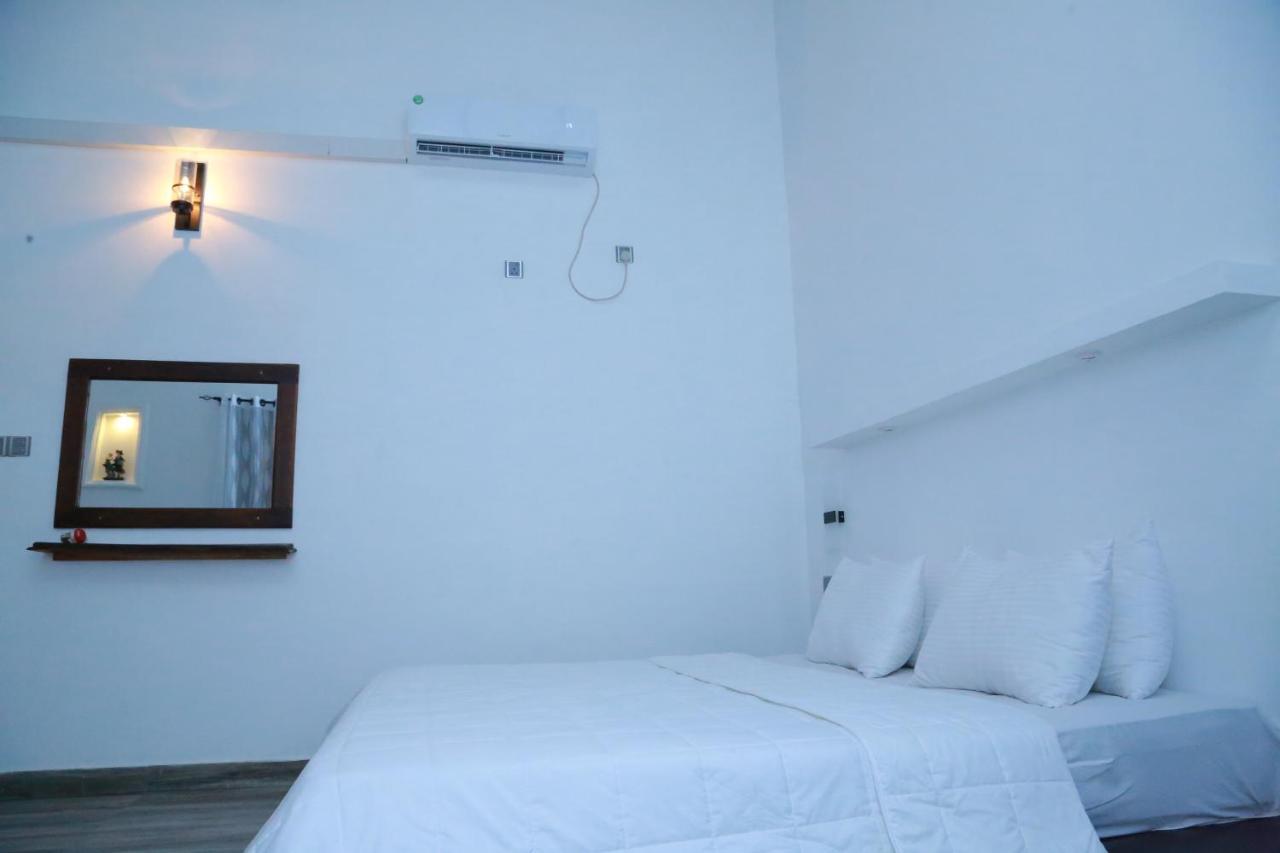 Midigama Holiday Inn Екстер'єр фото